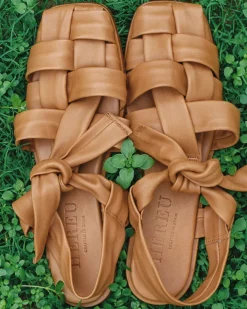 Bena>Hereu Studio Sale