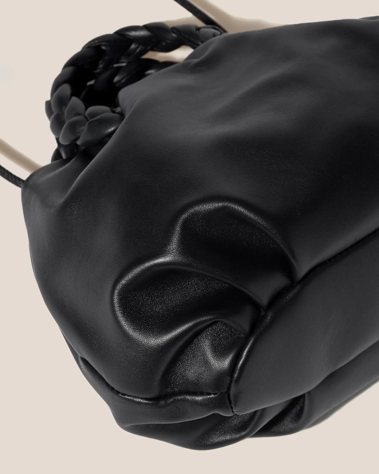 Bombon M>Hereu Studio Best