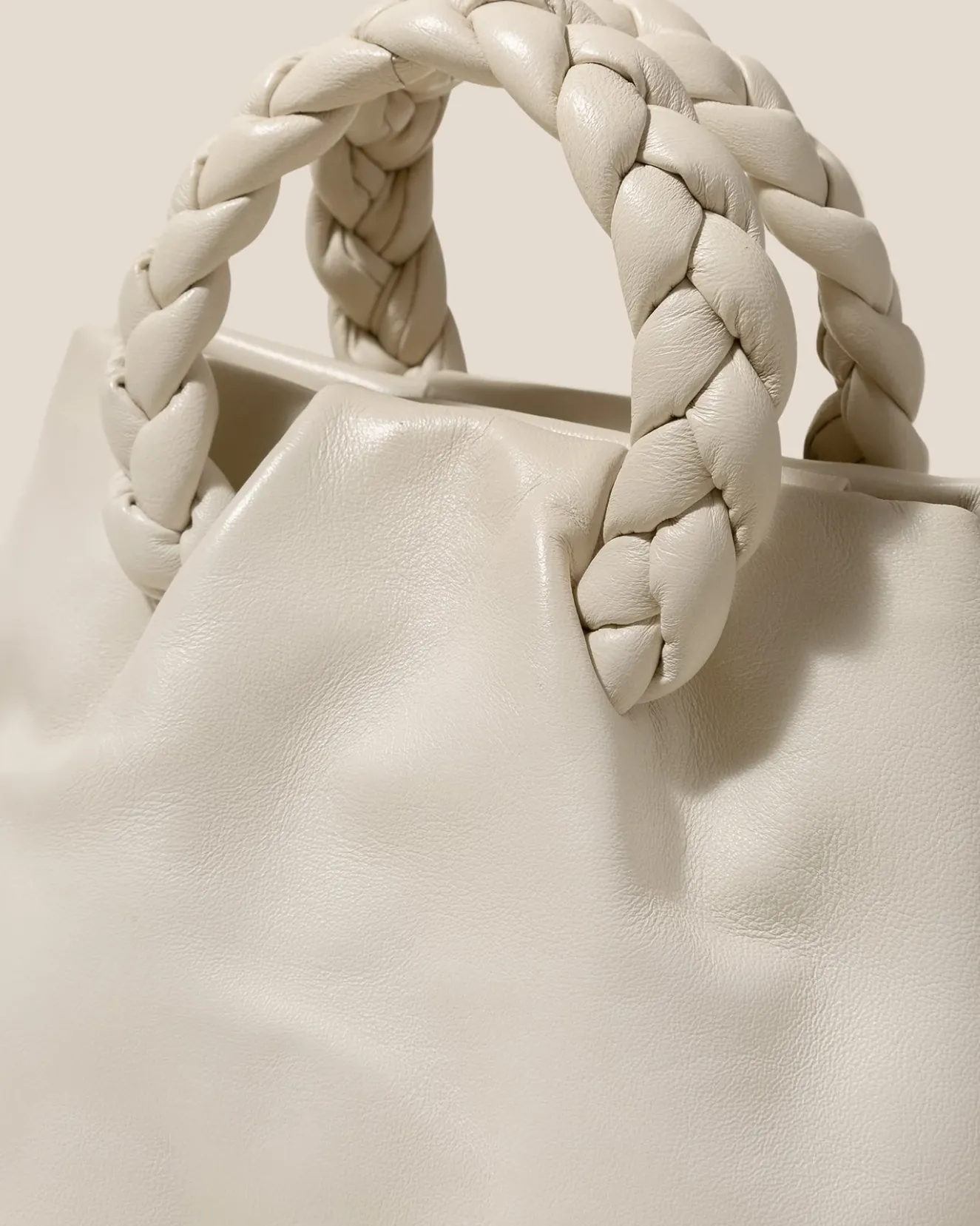 Bombon M>Hereu Studio Best