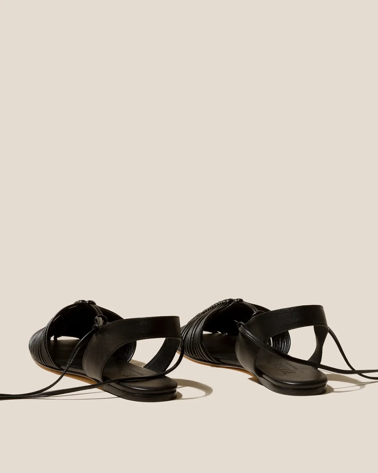 Calma>Hereu Studio Discount