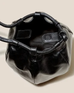 Globul Distressed><noscript><img width=