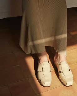 Licia><noscript><img width=