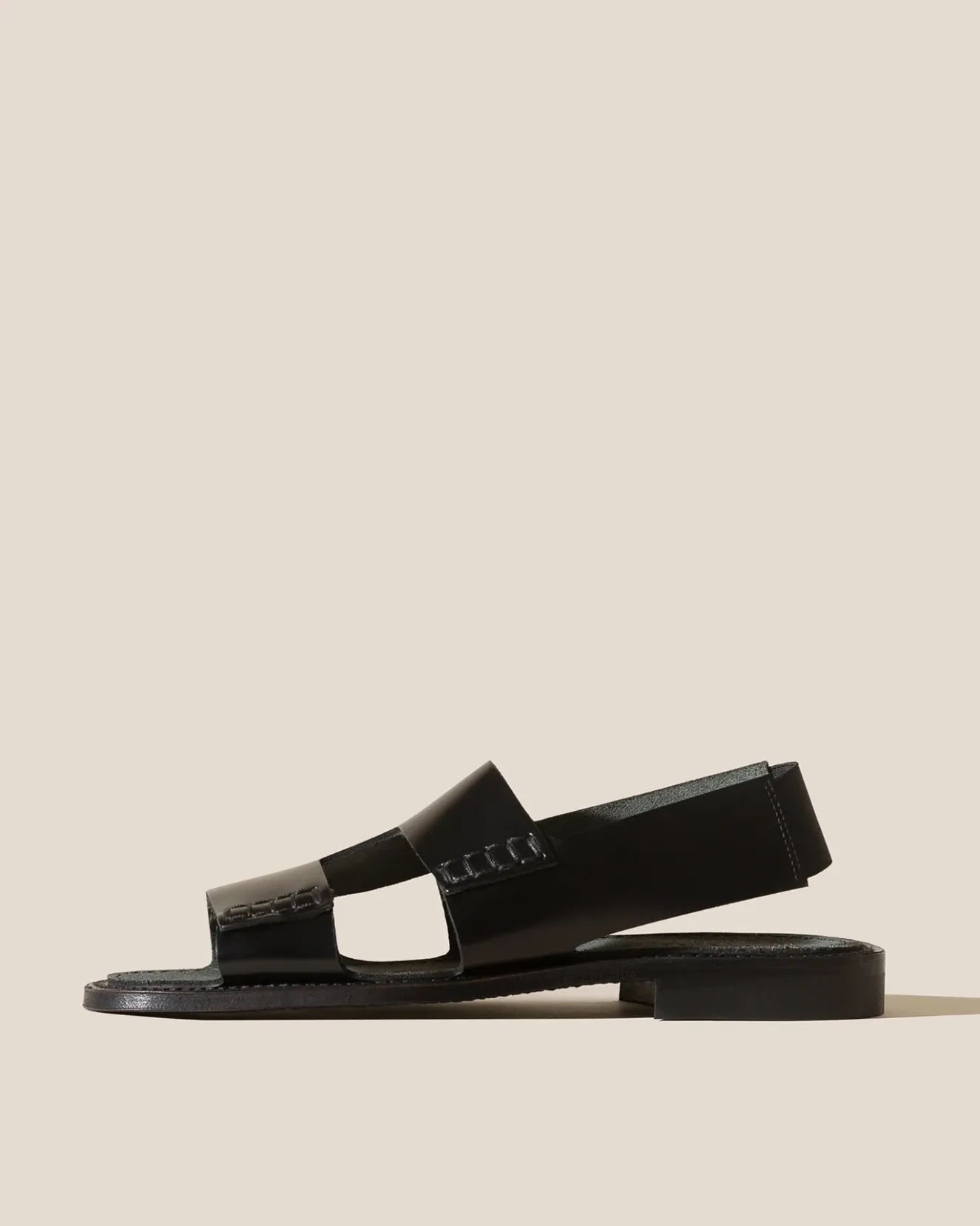 Llaut Square>Hereu Studio Fashion